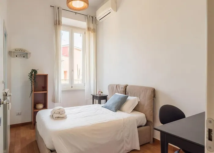 The Rent - Colourful Two-bedroom Near Termini Station Appartement *