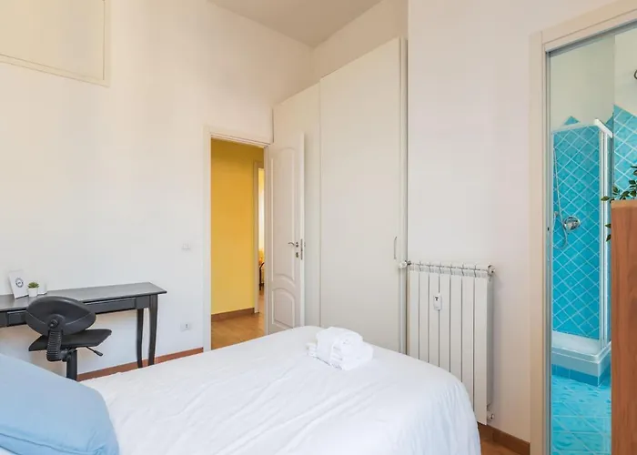 The Rent - Colourful Two-bedroom Near Termini Station *